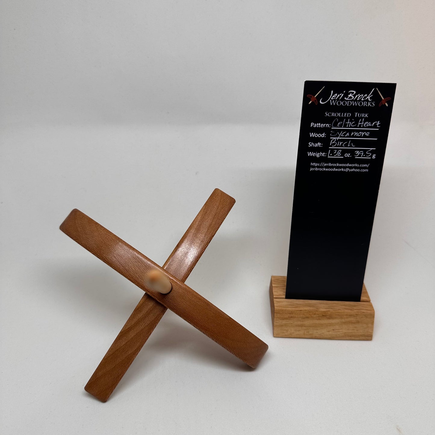Lg Scrolled Turk™ - Celtic Heart - Sycamore - 1.38 oz / 39.5g
